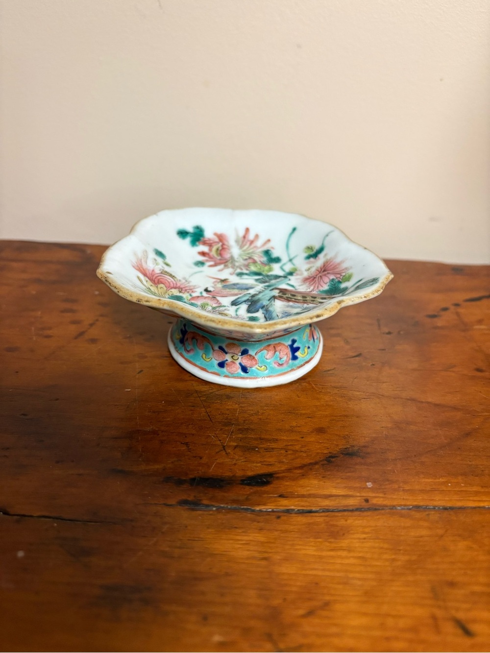 Vintage Chinese Famille Rose Porcelain Lobed Footed Dish Small Collectible